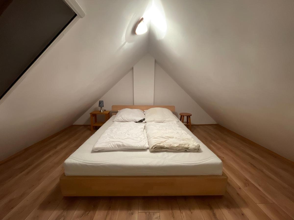 Hospoda-Ferienhaus Am Olba-See Malschwitz ภายนอก รูปภาพ